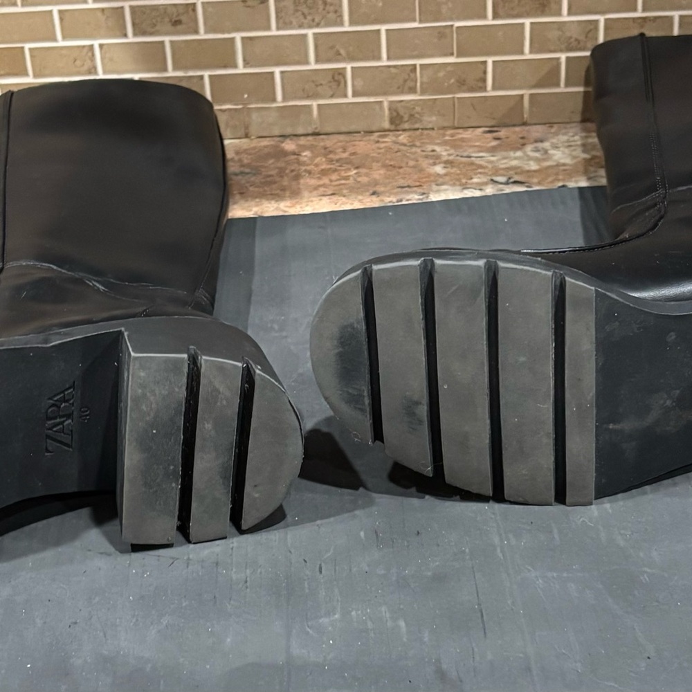 ZARA HIGH BOOTS WITH LUG SOLE BLACK 3049/410Women’s EU40/US9 BLOGGERS FAV - Picture 9 of 9